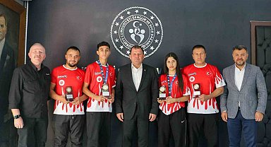 Şampiyonlardan Kabakcı'ya ziyaret