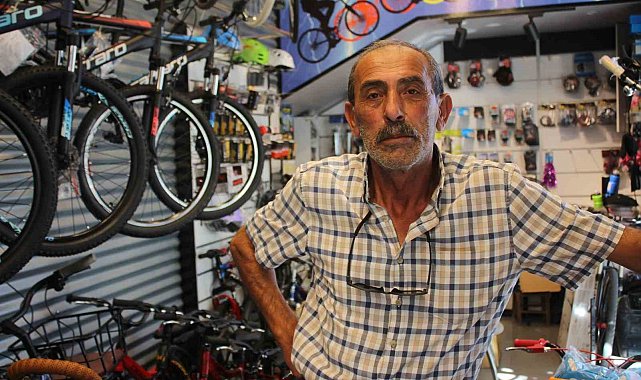 Samsun'da yarım asırlık bisikletçi