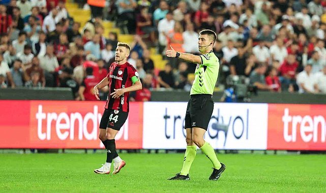 Samsunspor'dan hakem kararlarına tepki: "Emekler heba edildi"