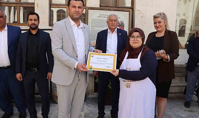 Şanlıurfa'da yöresel yemek eğitimi alan kursiyerlere sertifika verildi