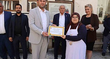 Şanlıurfa'da yöresel yemek eğitimi alan kursiyerlere sertifika verildi
