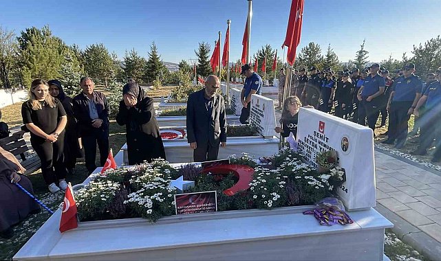 Şehadeti ülkeyi yasa boğmuştu, Şeyda Yılmaz kabri başında anıldı