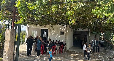 Şehit astsubayın Osmaniye'deki babaevine Türk bayrağı asıldı
