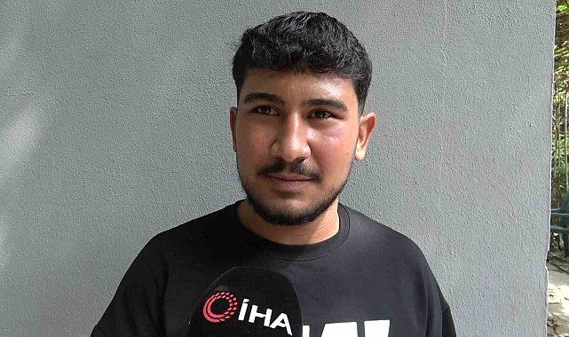 Seyir halindeki mikser, dönüş esnasında yolu betonla kapladı