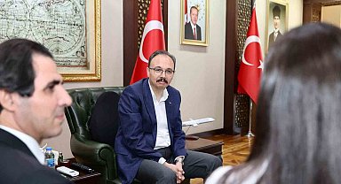 Siirt Valisi, TEKNOFEST'te Türkiye 4.'sü olan gençleri tebrik etti