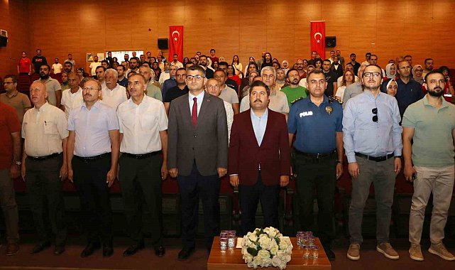 Siirt'te bağımlılıkla mücadele için farkındalık sempozyumu düzenlendi