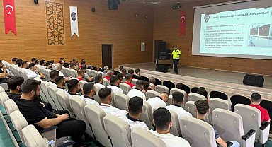 Siirt'te okul servis şoförlerine trafik güvenliği eğitimi verildi