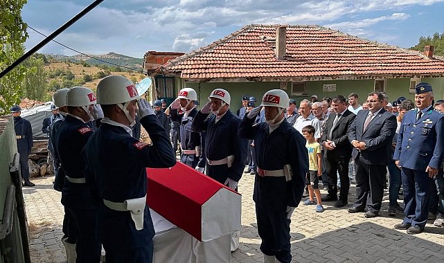 Simav'da Kıbrıs gazisi ebediyete uğurlandı