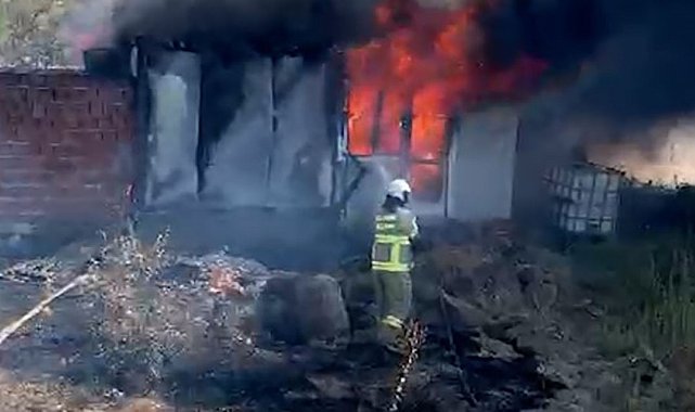 Sındırgı'da güneş panelinden çıkan yangın korkuttu