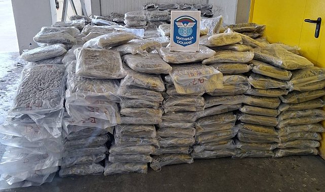Sınır kapısında 739 kilo esrar ele geçirildi