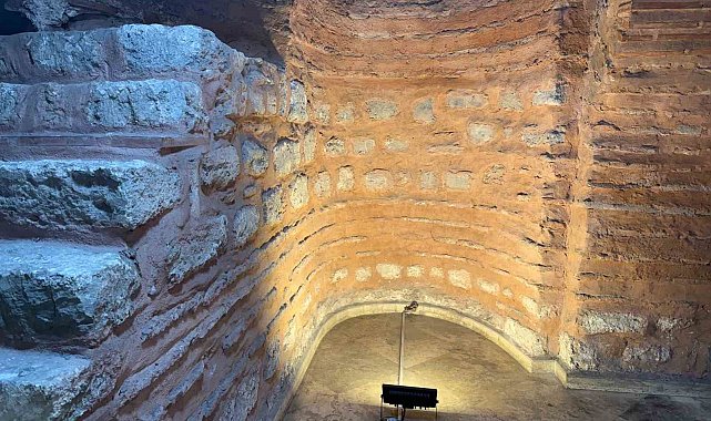 Sirkeci'de bir iş hanının altındaki 900 yıllık Roma Kilisesi kalıntısı sergileniyor