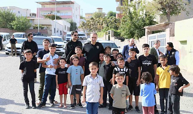 Şırnak Emniyet Müdürü Sazak çocuklarla oyun oynayıp esnafla sohbet etti