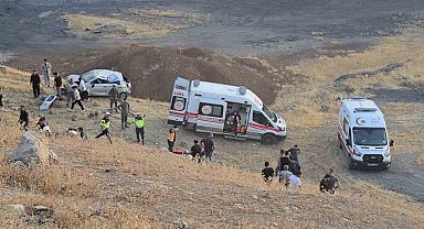 Şırnak'ta otomobil uçuruma yuvarlandı: 1 ölü, 1 yaralı