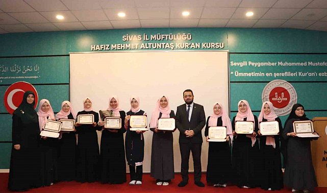 Sivas'ta 46 öğrenciye hafızlık belgesi verildi