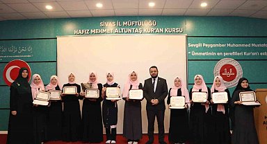 Sivas'ta 46 öğrenciye hafızlık belgesi verildi