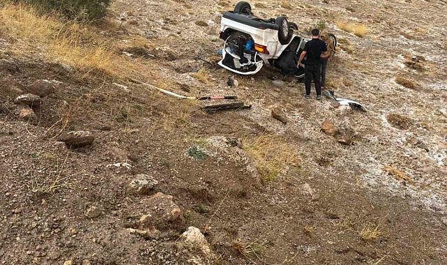 Sivas'ta takla atan otomobilde 2 kişi yaralandı