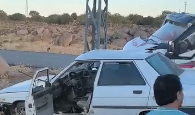 Siverek'te otomobil ile kamyonet çarpıştı: 2 yaralı