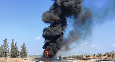 Şoför, yolcuları tahliye etti otobüs alev alev yandı