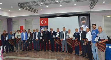 Söke'de yılın ahileri seçilen esnaflar ödüllerini aldı
