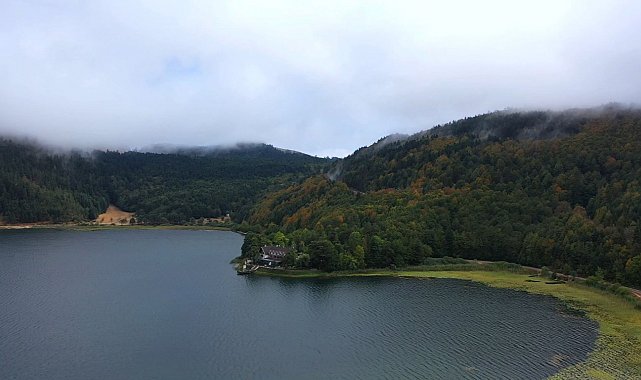 Sonbaharda Abant Gölü'nün eşsiz güzelliği havadan görüntülendi