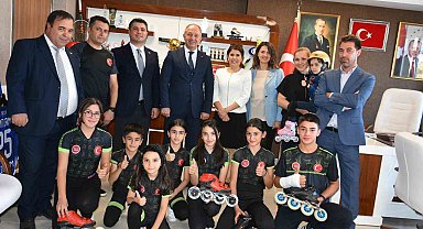 Speed Skating spor kulübü yönetiminden Çakmur'a ziyaret