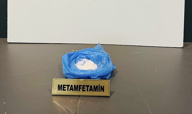 Şüpheli şahısların üzerinden uyuşturucu çıktı