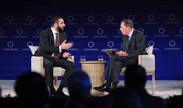 Suriye Devlet Başkanı eş-Şara eski CIA Başkanı Petraeus ile bir araya geldi