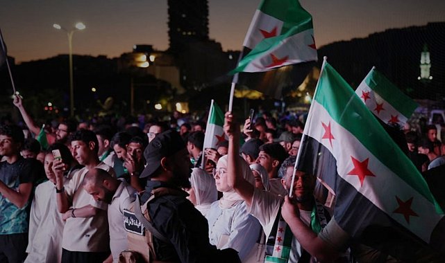 Suriye halkı, Eş-Şara'nın BM'ye hitabını dinlemek için meydanları doldurdu