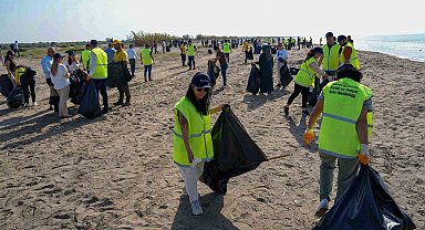 Tarsus Plajı'ndan bir ton atık toplandı