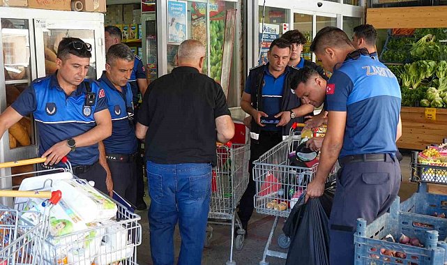 Tarsus'ta zabıta denetiminde sağlıksız ürünler imha edildi