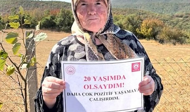 Tekirdağ'da huzurevi sakinlerinden gençlere pankartlı mesaj: "20 yaşımda olsaydım"