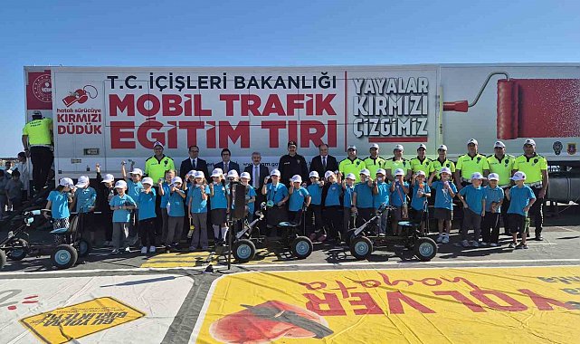 Tekirdağ'da mobil tırla trafik eğitimi