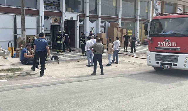 Tekstil atölyesinde çıkan yangın binaya yayılmadan kontrol altına alındı