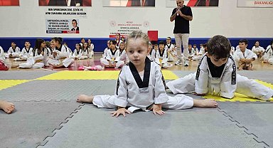 Tekvando sporcuları kuşak atladı