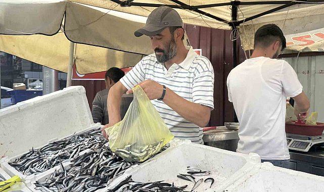 Tezgahlarda hamsi bolluğu