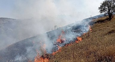 Tokat'ta metrelerce yükselen dumanlar kilometrelerce uzaktan görüldü