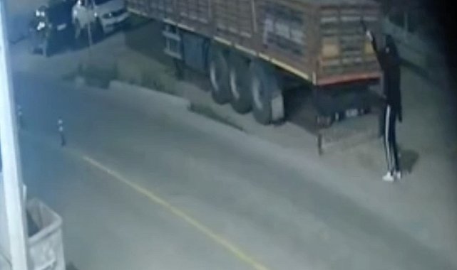 Tüfekle binayı kurşunlayan iki kardeş gözaltına alındı