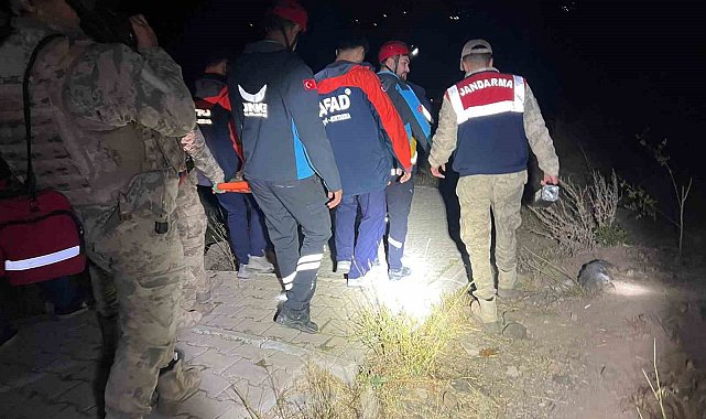 Tunceli'de kayalıklardan düşen kadın kurtarıldı