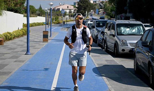 Türkiye'yi dünyaya tanıtmak için başladığı 5 bin kilometrelik ultra maratonda 6'ıncı durağı Kuşadası oldu