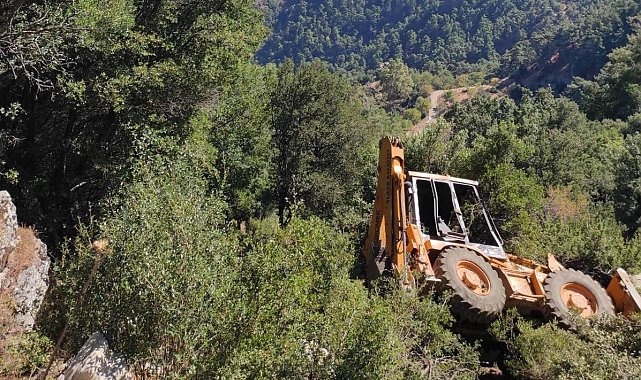 Uçurumdan yuvarlanan kepçenin operatörü yaşamını yitirdi