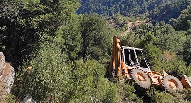Uçurumdan yuvarlanan kepçenin operatörü yaşamını yitirdi