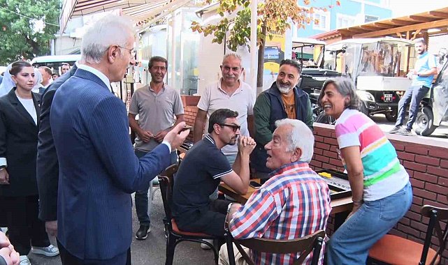 Ulaştırma ve Altyapı Bakanı Uraloğlu Adalar'da esnafla buluştu