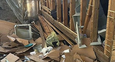 Uludağ'da ayılar barakalara girdi, ortalık darmadağın oldu