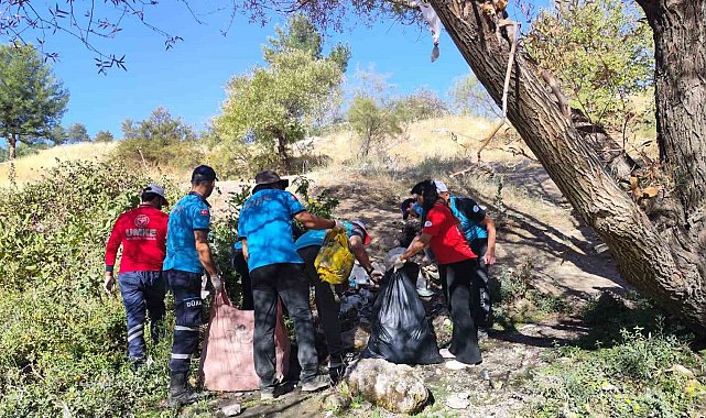 UMKE kampında ilk müdahale doğaya yapıldı: Çöpler toplandı, doğa nefes aldı