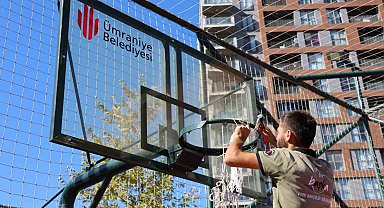 Ümraniye'de park ve yeşil alanlarda yenileme çalışmaları devam ediyor