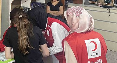 Uşak Kızılay'dan öğrencilere giyim desteği