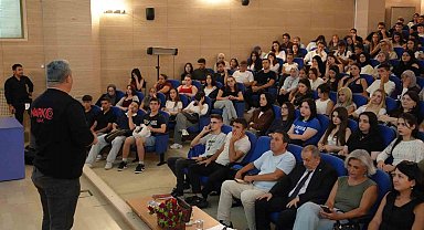 Uşak Üniversitesi öğrencilerine bağımlılıkla mücadeleyi anlattı