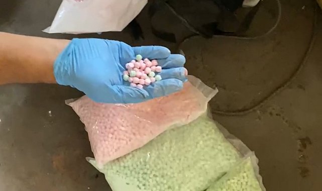 Uyuşturucunun kapısını açan anahtar: 18 bin extacy hap ele geçirildi