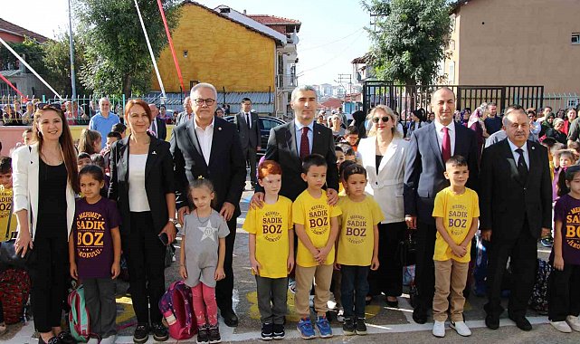 Vali Aktaş, Uşak'ta ilk ders zilini çaldı