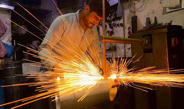 Van'da kış hazırlığı: Sobacılar çarşısında üretim hızlandı